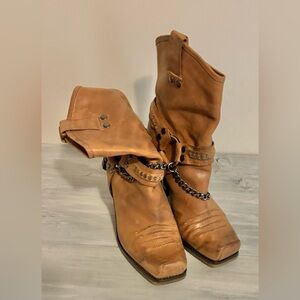 Lisa for Donald Pliner Heeled Boots Size 9 Brown Western Harness Chain Country